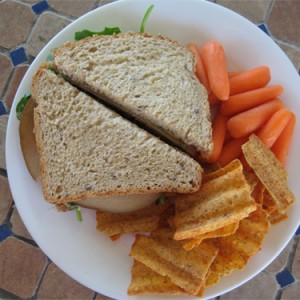 Turkey Sandwich with vegtables