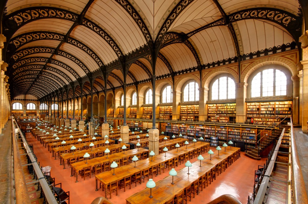 Reading room of the Bibliothèque Sainte-Geneviève, Paris.by Marie-Lan Nguyen, used under 